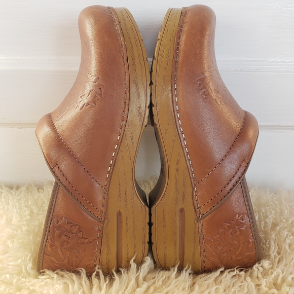 🌟SEE NEW LISTING🌟HP!🌾Limited Edition☆Dansko Honey Clogs☆Floral Embossed☆EU39- - Picture 11 of 16